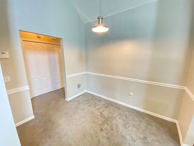Building Photo - 3001 Limbo Ln