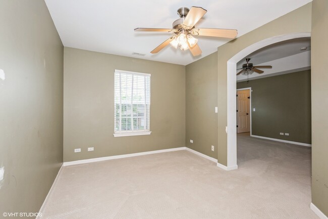 Building Photo - 2115 Pembridge Dr