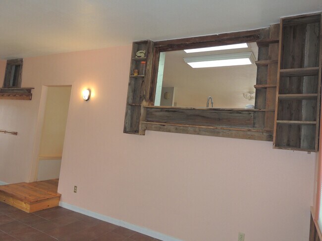 Building Photo - 831 26 Rd