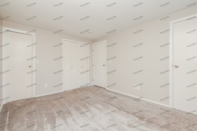 Building Photo - 7160 Claybeck Dr