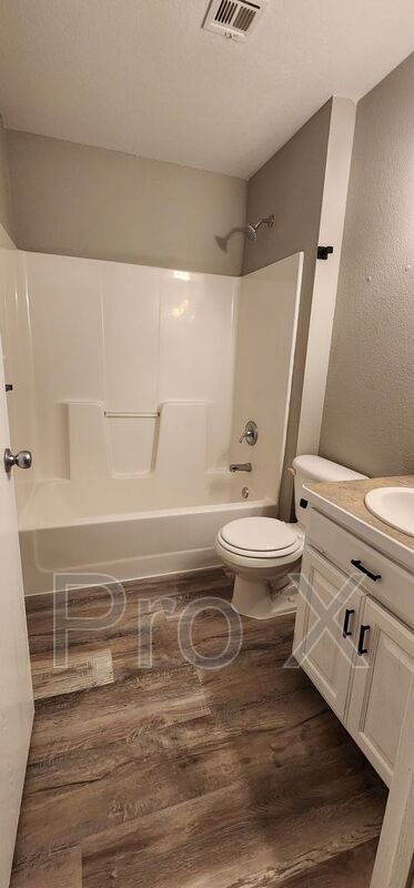 Building Photo - 4557 E Zora St