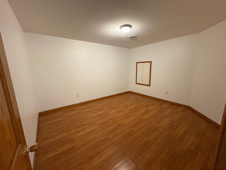basement-bonus room - 310 Redruth Dr