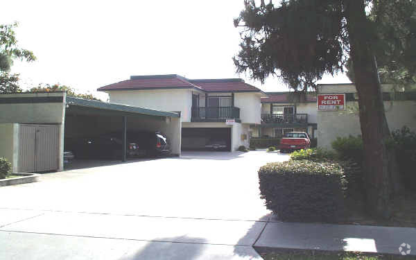 Building Photo - 121 N Pritchard Ave