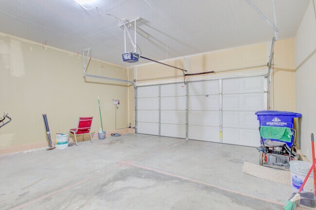 Building Photo - 1153 W 400 S