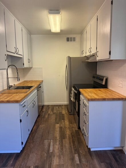 Building Photo - 6416 Friars Rd