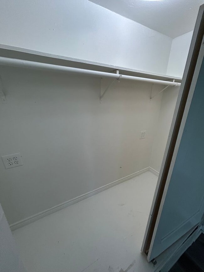 Building Photo - 715 Eastham Ln