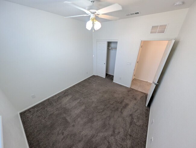 Building Photo - 664 Vetiver Ln