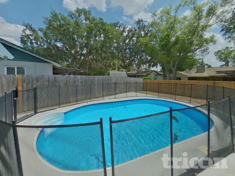 Building Photo - 3717 Coppertree Cir