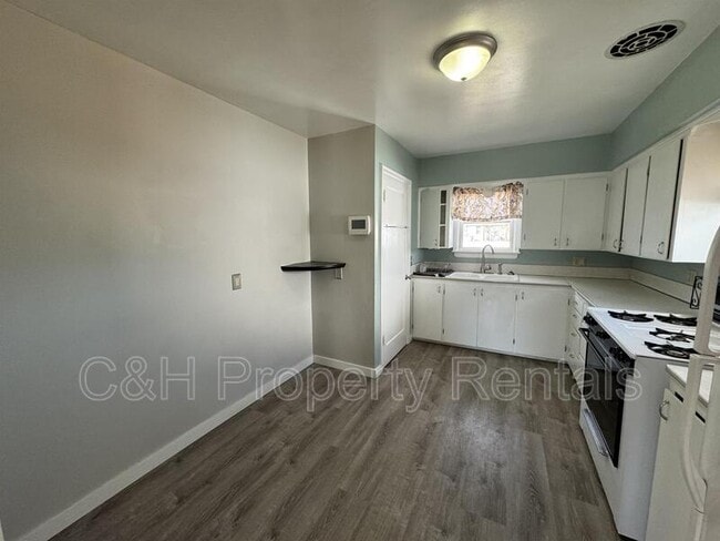Building Photo - 1711 Avenue D