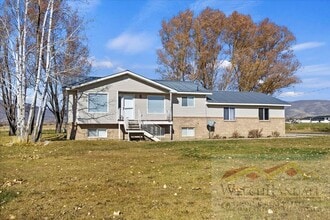 Building Photo - Your Ideal Heber Home: Spacious, Stylish, ...