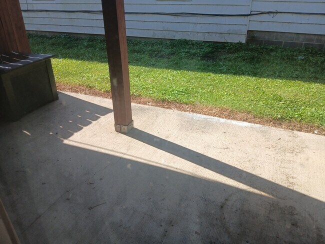 Building Photo - 510 S Poplar St