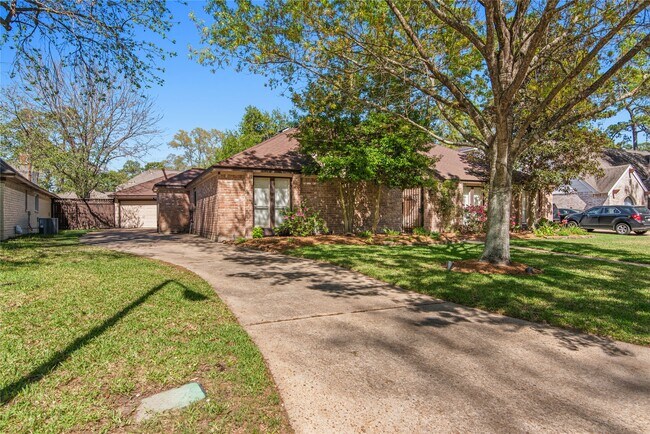 Building Photo - 11818 Laneview Dr