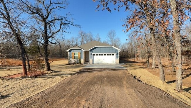 Building Photo - 16951 Buck Cir