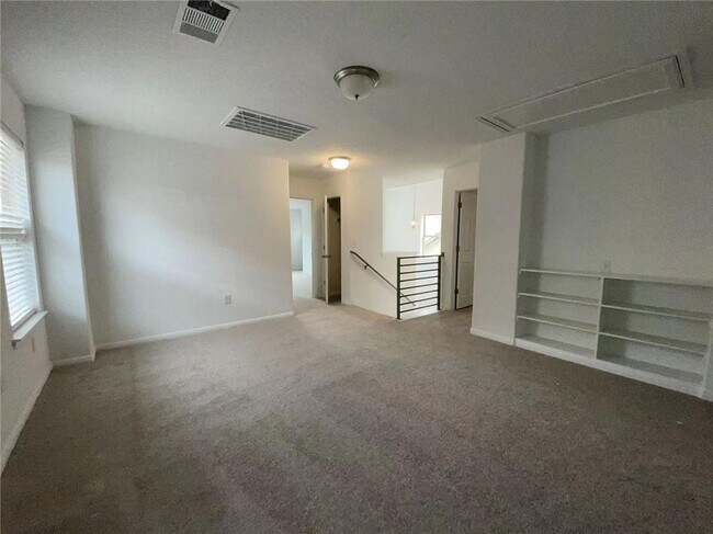 Building Photo - 157 Munk Ln