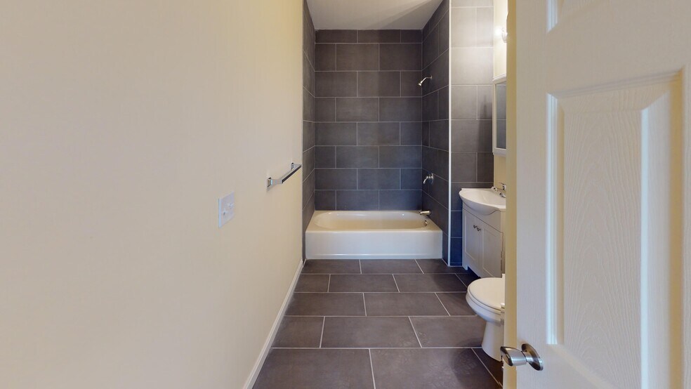 Building Photo - 41 Hovenden Ave