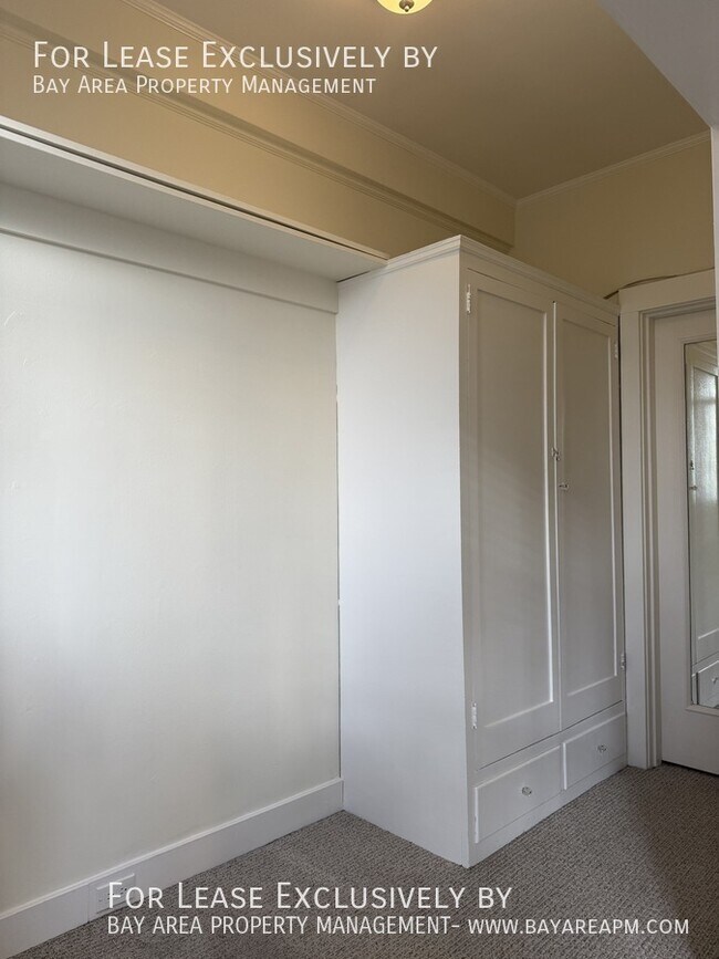 Building Photo - 345 Forest St