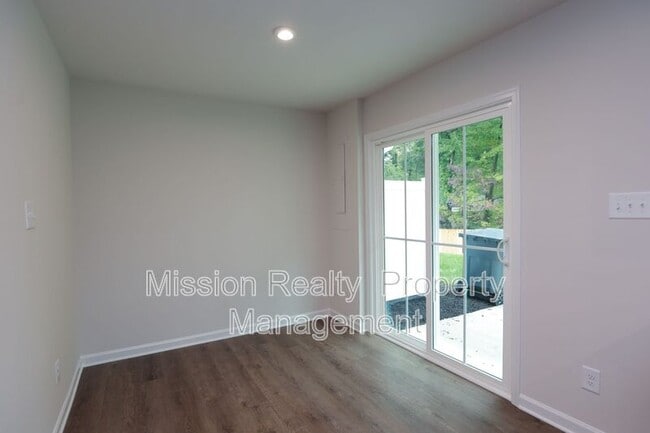 Building Photo - 1164 Canterbury Rdg Rd