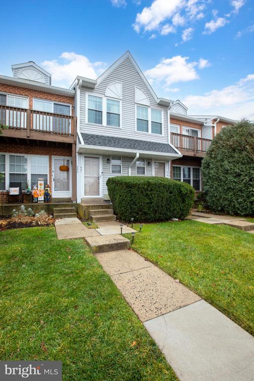 Building Photo - 421 Wendover Dr