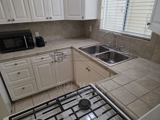 Building Photo - 5445 Mildred St