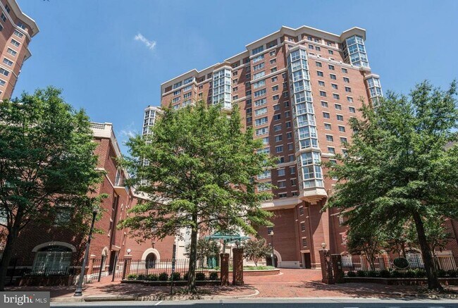 Building Photo - 2121 Jamieson Ave