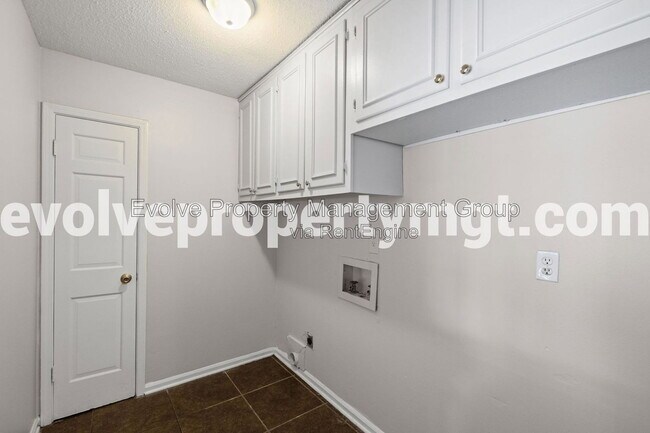 Building Photo - 5331 Pipers Gap Dr