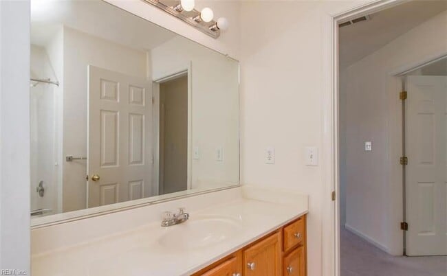 Building Photo - 2305 Bizzone Cir