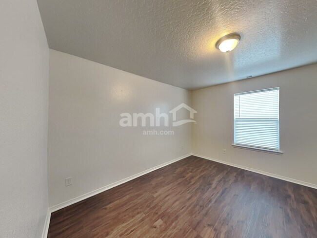 Building Photo - 9220 W Hearthside Dr