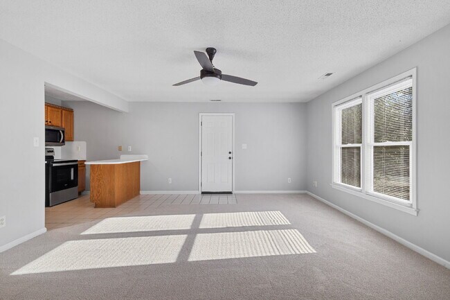 Building Photo - Charming & VERY CLEAN 1 Bed, 1 Bath Home Near Hospital & Winthrop | $1,200/month | Available Now