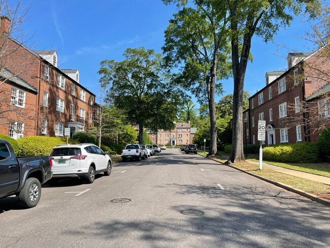 Redmont Gardens entrance (Thornhill Road) - 2851 Thornhill Rd