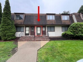 Building Photo - 1919B Stonegate Ln