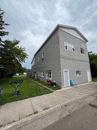 Building Photo - AVAILABLE Immediately - 2 BED 1 BATH