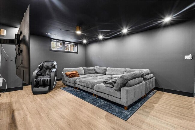 Building Photo - 915 Lost Forest Dr NW