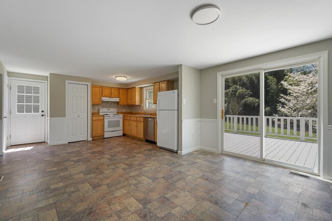 Building Photo - 710 S Washington St