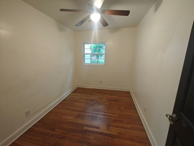 Building Photo - 3 bedroom home