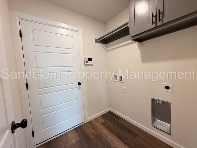 Building Photo - For Lease | East Tulsa - BA Schools | $194...