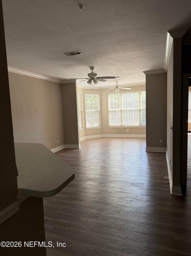 Building Photo - 13810 Sutton Park Dr N