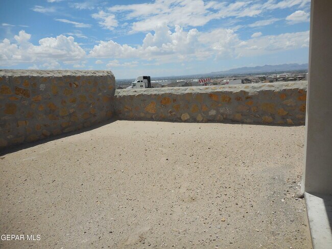 Building Photo - 12800 Giovanni Grajeda Ave