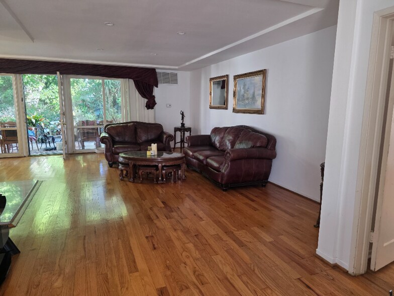 Building Photo - 1840 Benecia Ave