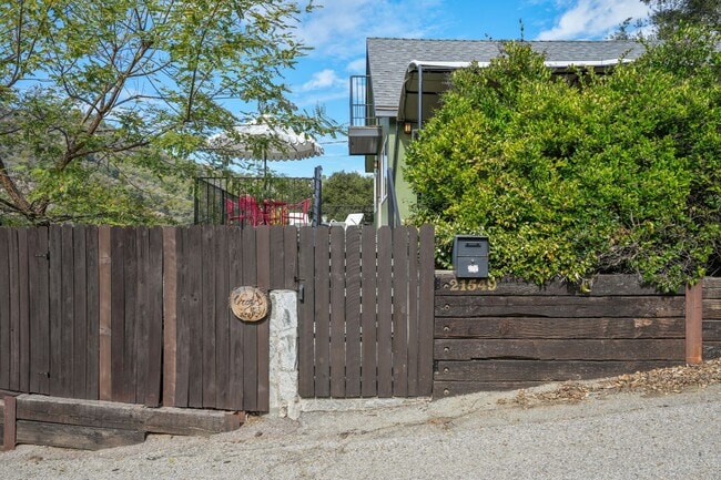 Building Photo - 21549 Summit Trail