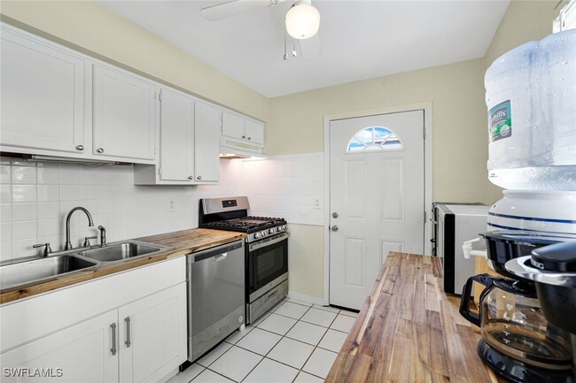 Building Photo - 527 Goodland Dr