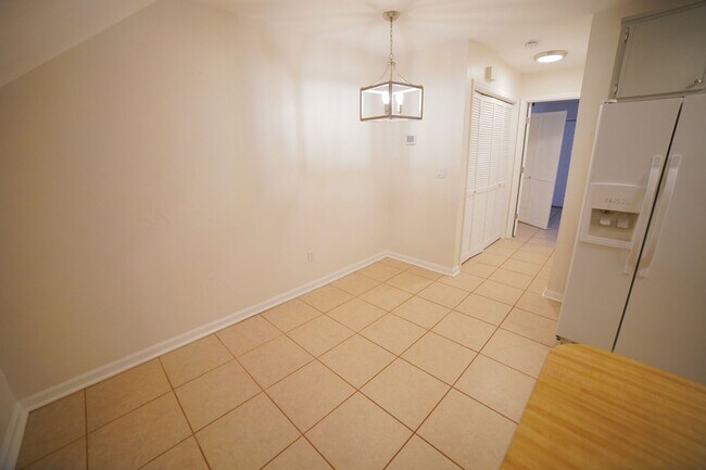 Building Photo - 2 Bed / 2 Bath Near FSU