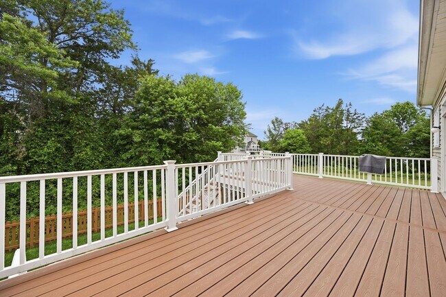 Building Photo - 24267 Purple Finch Dr
