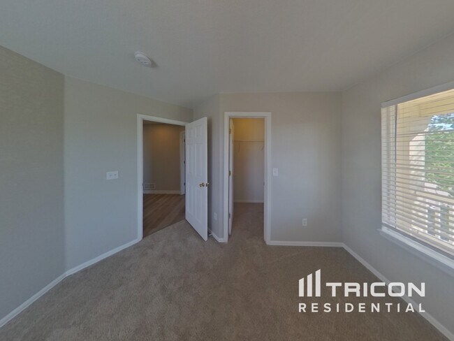 Building Photo - 850 Merrimac River Way