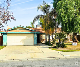 Building Photo - 3 Bd 2 Ba Home in South Bakersfield