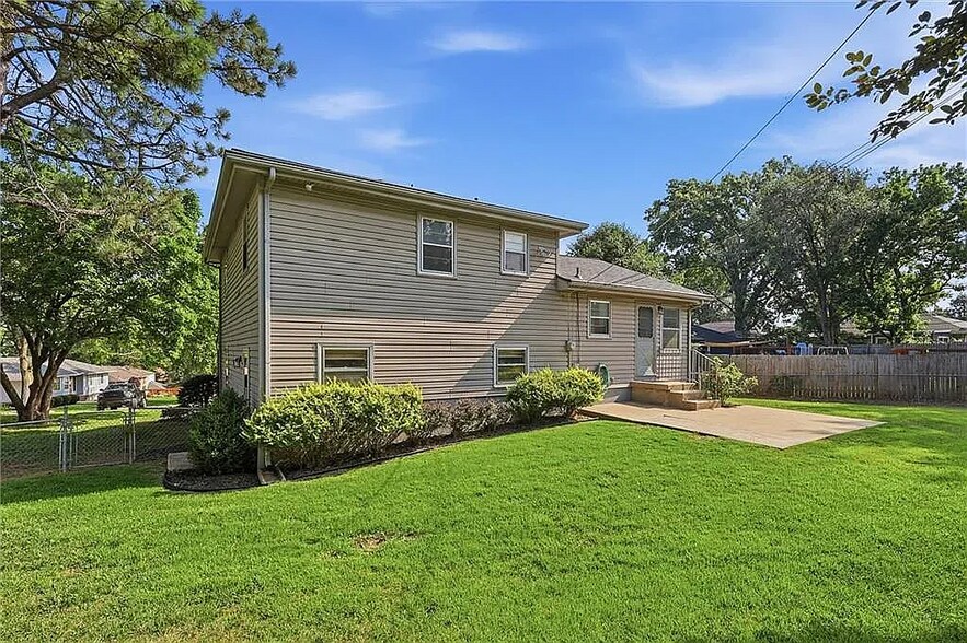 Building Photo - 10729 McGee St