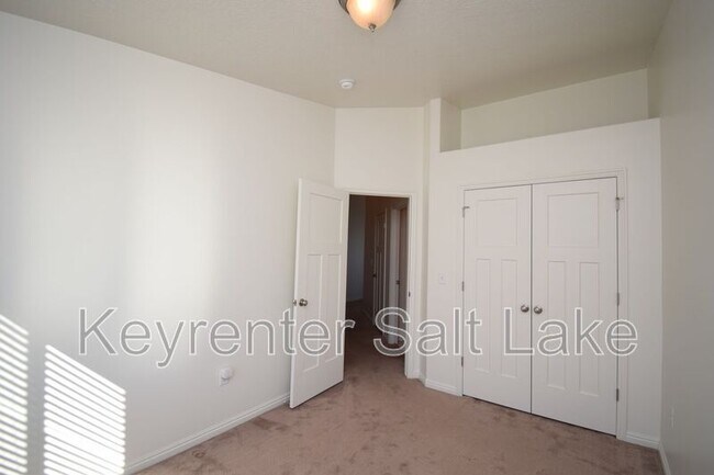 Building Photo - 14893 S Thunder Horse Ln