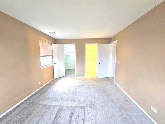 Building Photo - 573 Greystone Ln