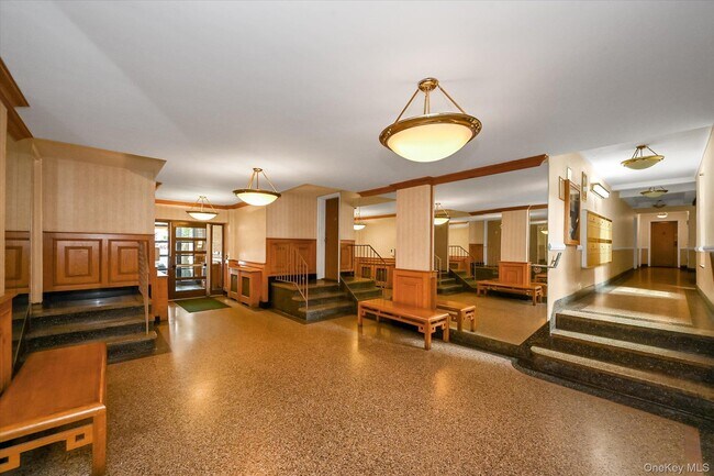 Building Photo - 140-18 Burden Crescent