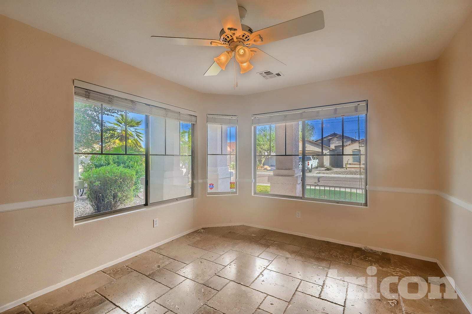 Building Photo - 4410 W Donner Dr