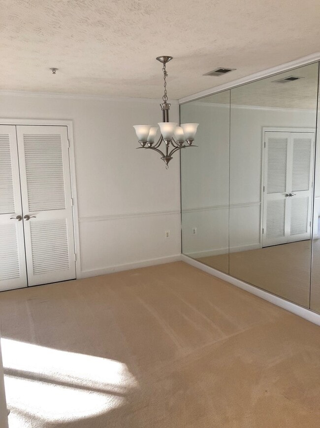 Building Photo - Great 2 bed 2 bath condo in Annapolis!